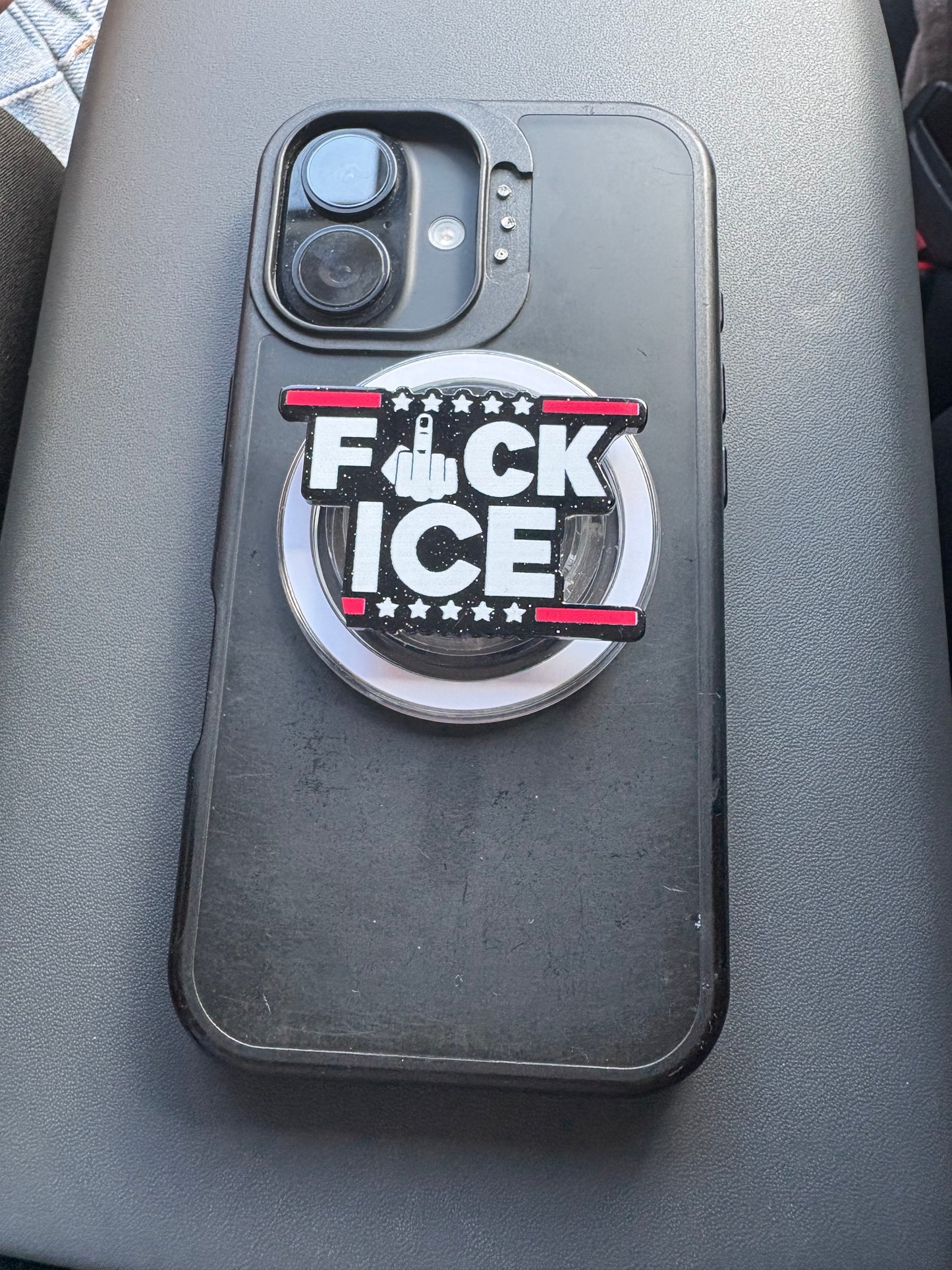Magnetic phone pop socket